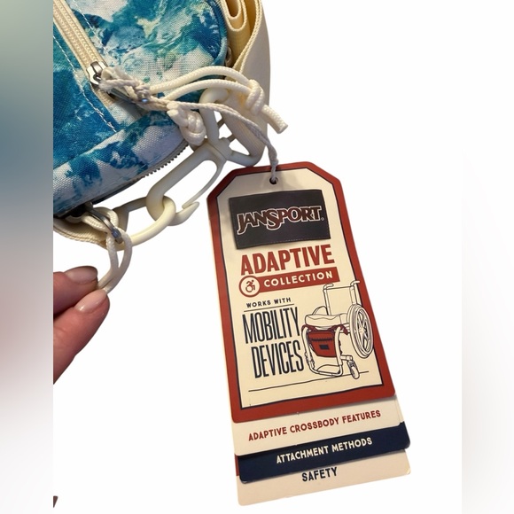 Jansport Central Adaptive Crossbody Accessory Bag. In White Flowers. NWT - Picture 2 of 10